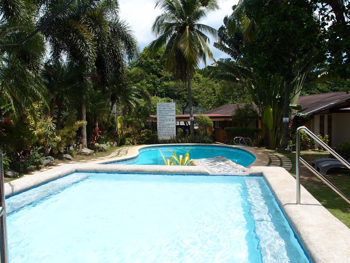 Vacation Villas At Subic Homes Olongapo Exterior photo